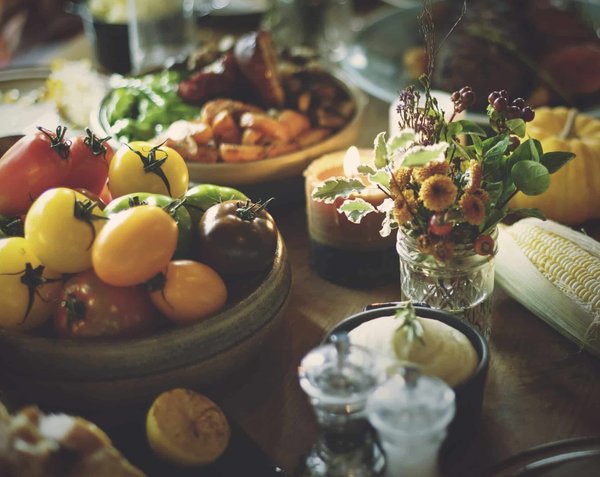 Comment préparer un repas de Thanksgiving avec des recettes traditionnelles et modernes ?